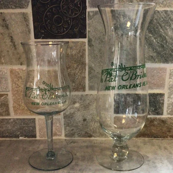 Set of two vintage Pat O'Brien's glasses, hurricane & stemmed cocktail - Picture 1 of 6